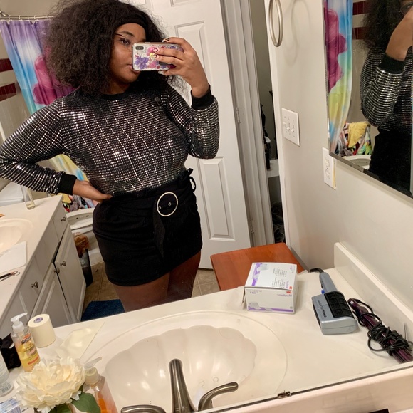 2 Piece Metallic Shiny Pants Set - Picture 4 of 5